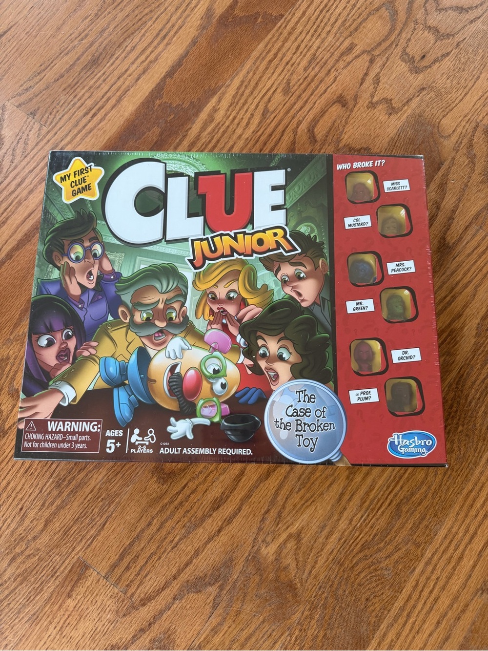NEW Hasbro CLUE Junior Board Game - The Case of the Broken Toy
